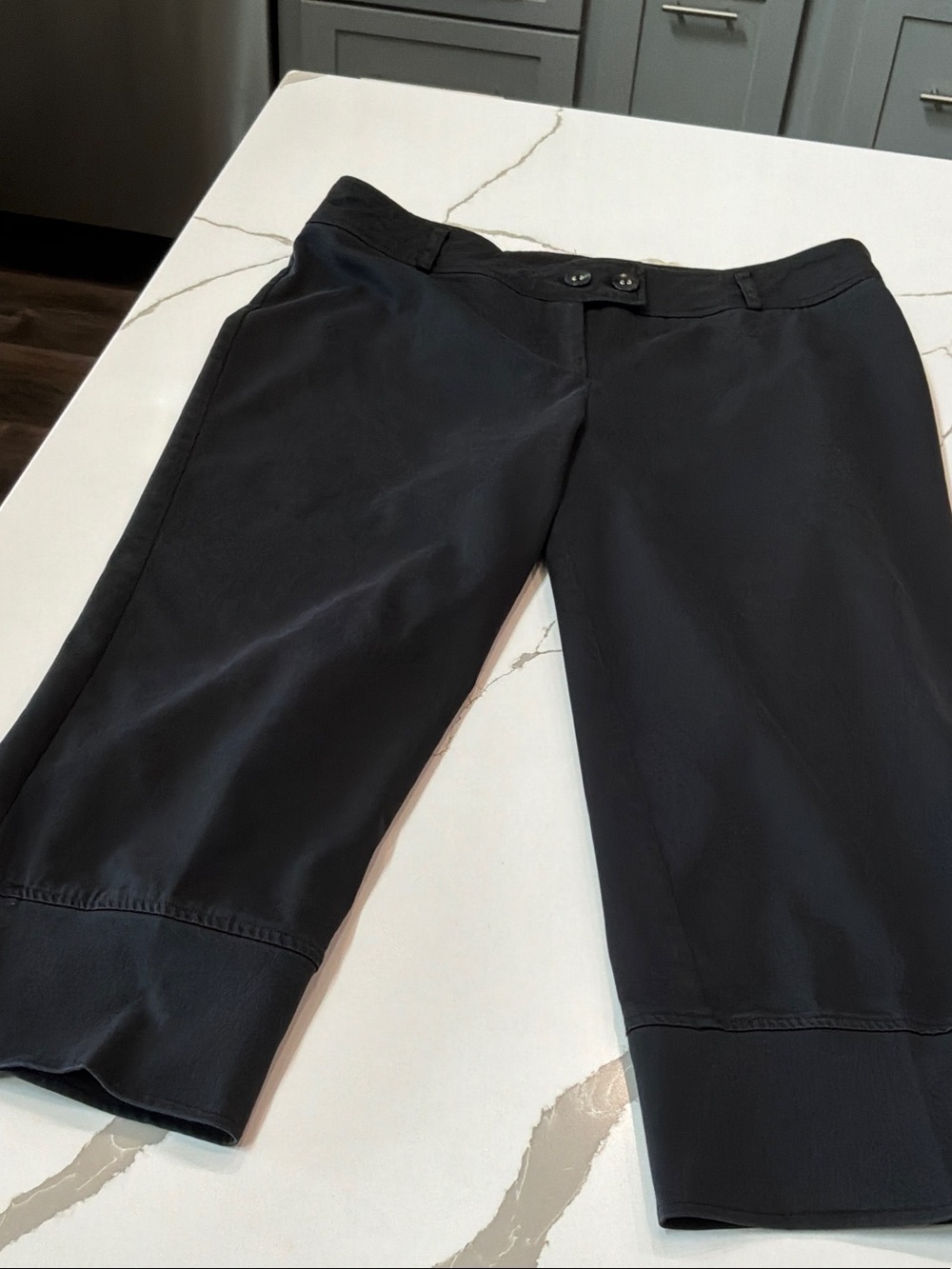 Multiples Size 10 Zip Black Capris Button Waist Belt Loops Used Item